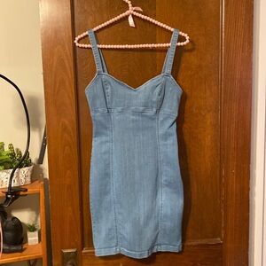 Super cute Blāshe medium wash denim mini dress 😍😍😍